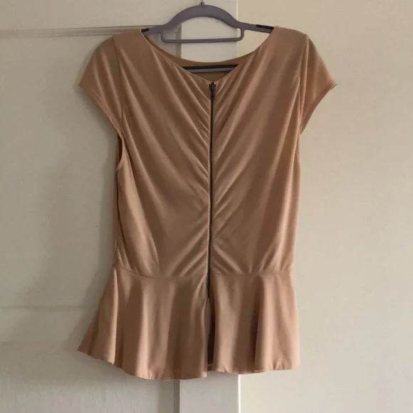 Alice and Olivia Cream Nude/Tan Peplum Short Sleeve Blouse - Picture 6 of 9